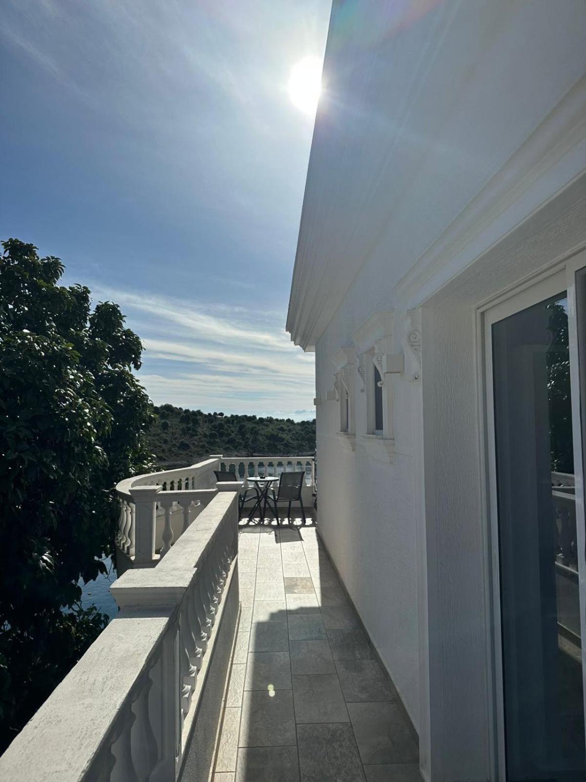 Luxury Villa Alisja Sarande With Private Beach المظهر الخارجي الصورة